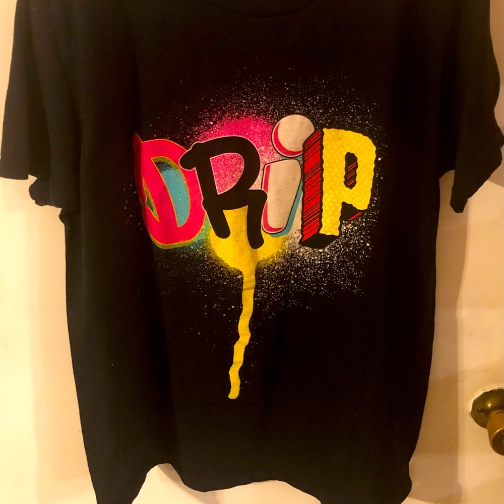 Awesome graphic drip T-shirt size Xl